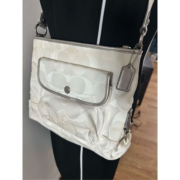 Coach Kyra Daisy Crossbody Shoulder Bag White & Silver F19713 - Picture 1 of 8